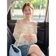 批发2026一字领荷叶边灯笼袖上衣<b class='q'>女</b>秋季新款温柔风系带收腰露肩<b class='q'>雪纺衫</b>