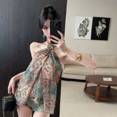 批发设计感美式豹纹露背挂脖吊带背心女<b class='q'>夏</b>季无袖外穿辣妹宽松短款上衣