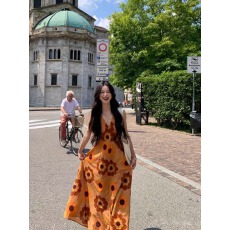 批发适合去泰国旅游穿搭海边度假气质印花v领<b class='q'>连衣裙</b>波西米亚沙滩裙<b class='q'>夏</b>