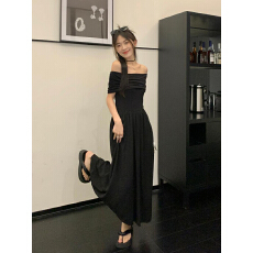 批发两穿黑色<b class='q'>一字肩</b>连衣裙女2026高级气质露肩收腰长裙抹胸裙子