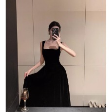 批发白色斜肩系带花苞<b class='q'>连衣裙</b>女夏少女风无袖简约气质显瘦a字短裙