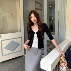 批发温柔风黑色扭结V领<b class='q'>七分袖</b>短款假两件<b class='q'>T</b><b class='q'>恤</b> 显瘦气质
