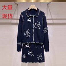 批发复古宽松毛衣女装26秋冬新款学院风翻领童趣刺绣针织开衫半<b class='q'>裙</b>套装