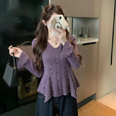 批发不规则针织<b class='q'>打底衫</b>女早秋韩系氛围感穿搭薄款绝美巨好看喇叭袖上衣