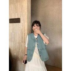 批发复古风<b class='q'>牛仔</b>蓝水洗马夹女2026秋冬新款宽松显瘦无袖坎肩马甲上衣