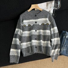 批发韩系撞色条纹绣花毛衣外套女款秋季2026新款宽松外穿针织<b class='q'>开衫</b>叠穿