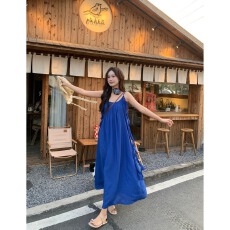 批发法式高级感蓝色吊带连衣裙子女<b class='q'>春</b>夏2026新款三亚海边度假气质长裙