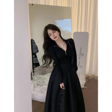 批发小众半拉链黑色长袖针织<b class='q'>连衣裙</b>女秋季2026新款收腰显瘦中长款裙子