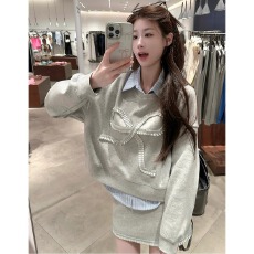 批发早秋季高级感独特绝美盐系轻熟减龄<b class='q'>小香</b>风气质茶系穿搭卫衣<b class='q'>套装</b>裙