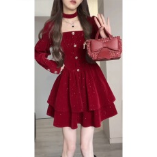 批发法式红色丝绒<b class='q'>连衣裙</b>女秋冬裙子气质方领收腰显瘦<b class='q'>公主</b>裙生日小礼裙