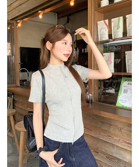 한 부서 핫걸 회색 반하이넥 지퍼 티셔츠 여성 여름 새로운 몸매 가꾸기 슬림해 보이는 허리 수축 반팔 순수한 욕망 맨위