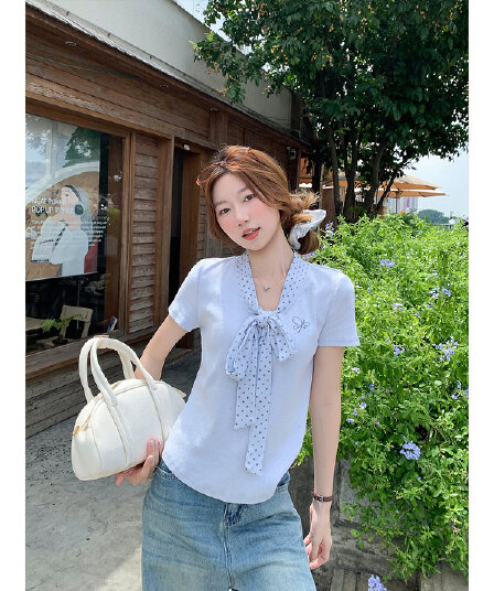 한 부서 레이스업 V넥 나비 자수 긍정적 인 어깨 티셔츠 여성 여름 새로운 순수한 욕망 바람 몸매 가꾸기 슬림해 보이는 다용도 반팔 맨위